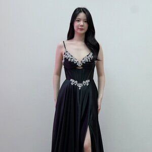 New A-Line Sleeveless Rhinestones Embellished Elegant Dress w/ V-Neck JT2711T